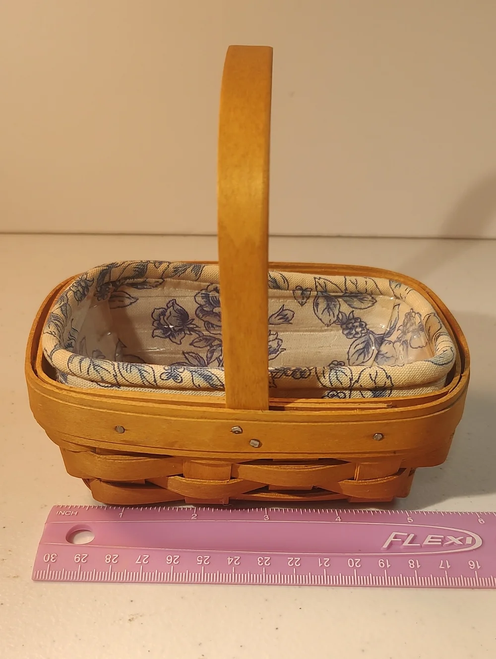 Longaberger Parsley Basket,  Plastic Protector And Liner In A Toile Print